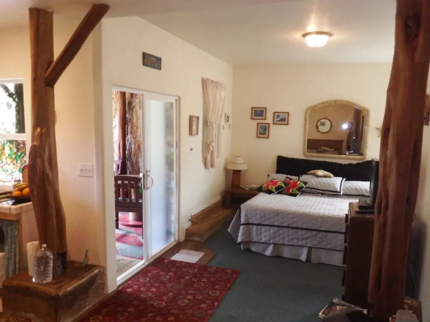 Aloha Crater Lodge and Lava Tube