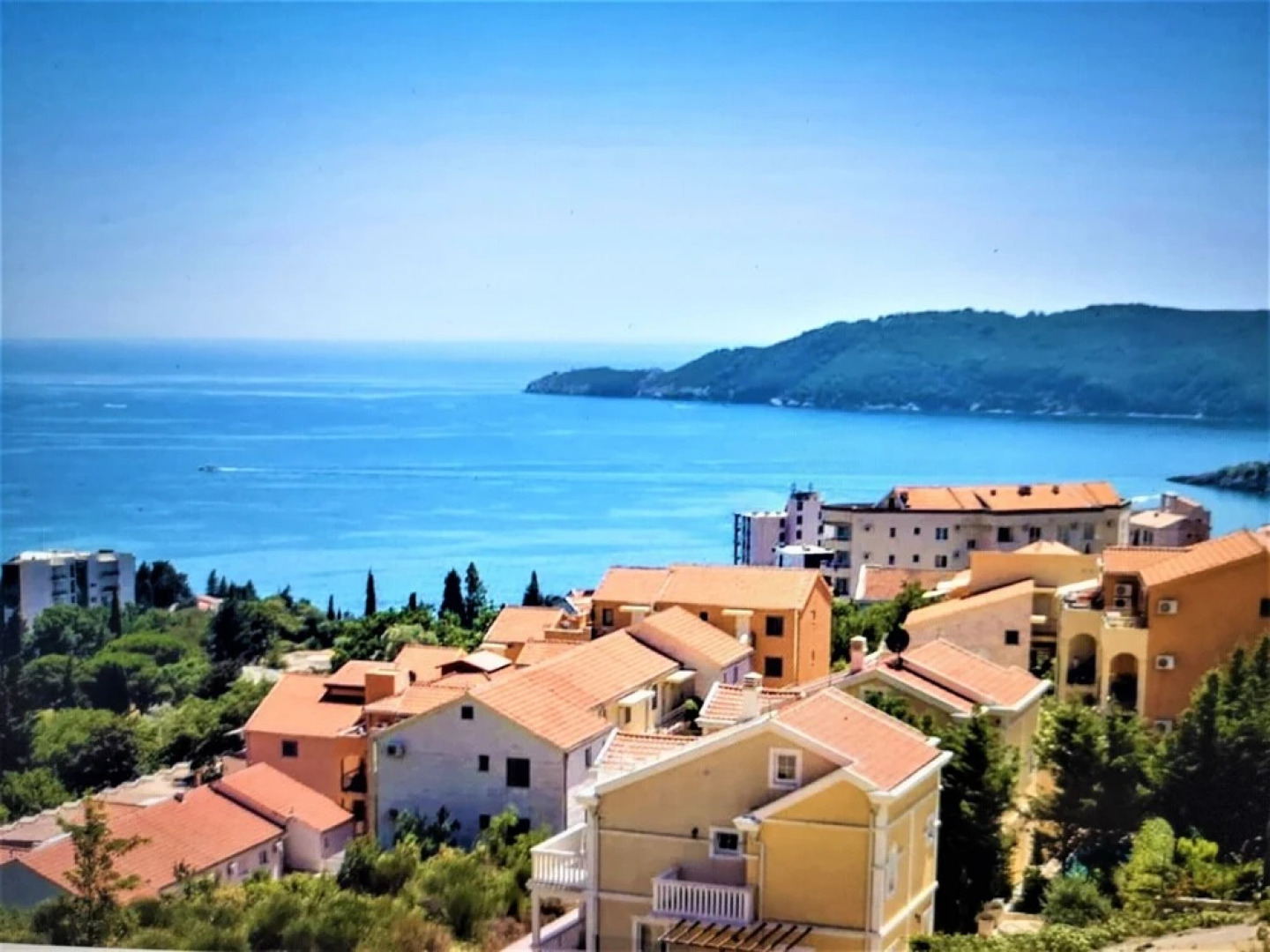 Seaview Brandnew Apartment in Spa Resort Budva