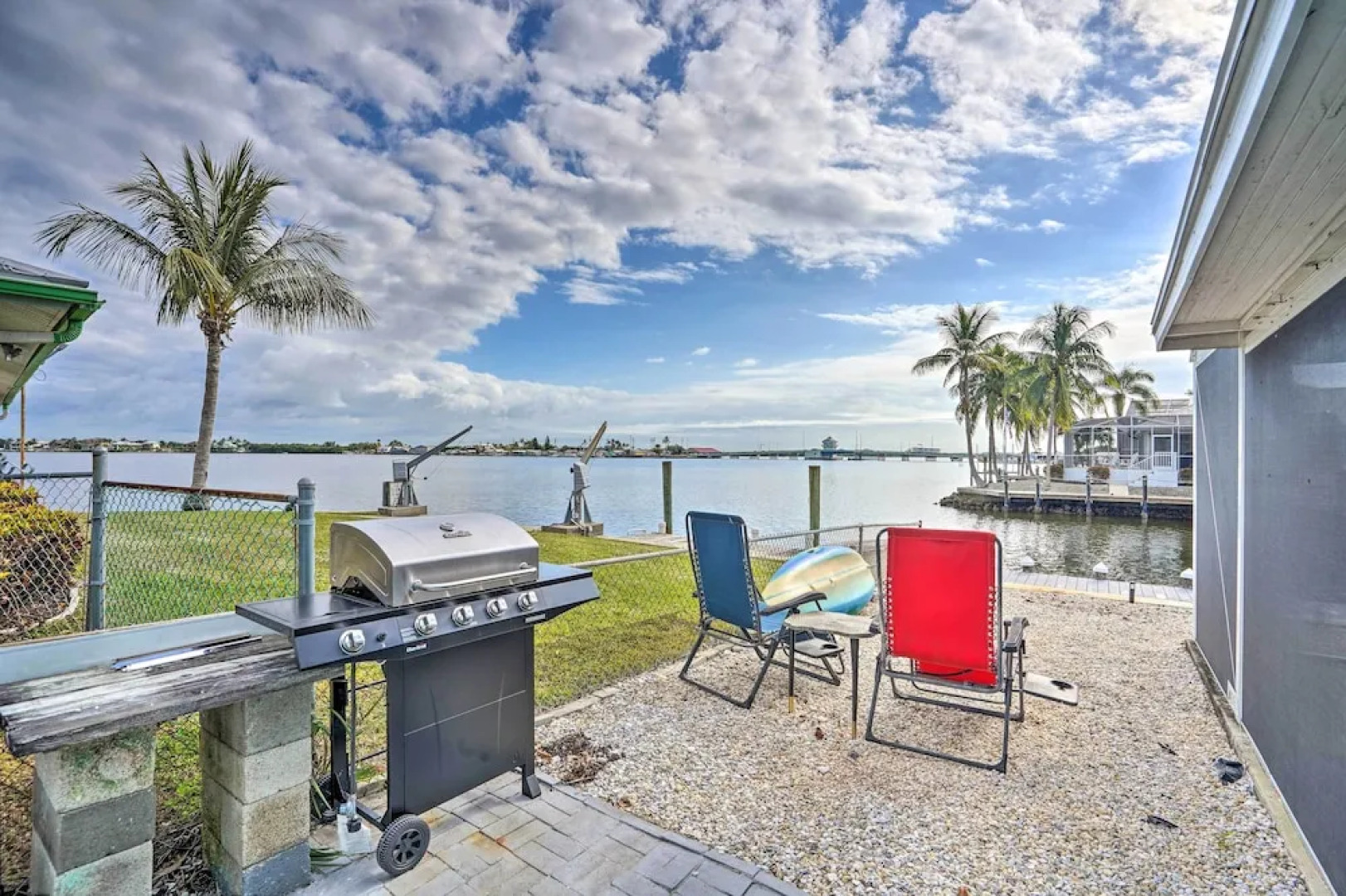 Waterfront Matlacha Home w/ Hot Tub & Grill!