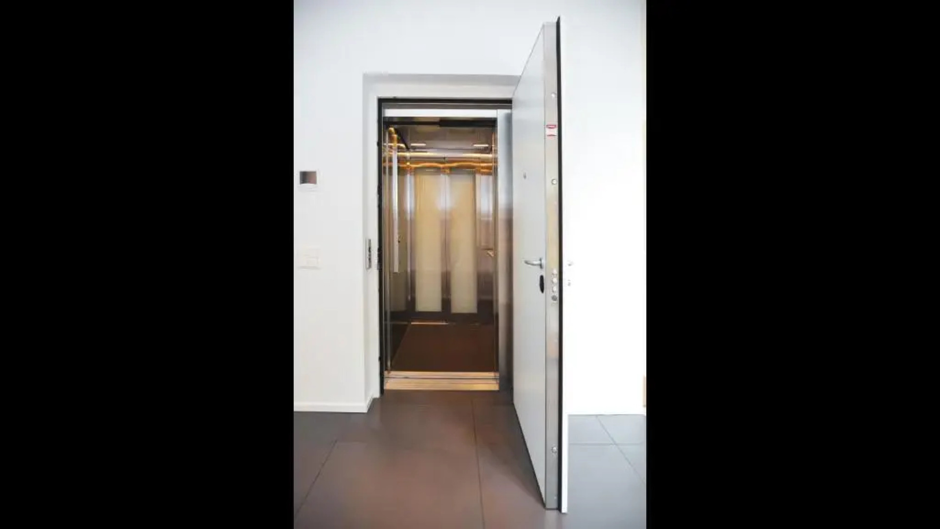 One & Only Lake View Penthouse No01