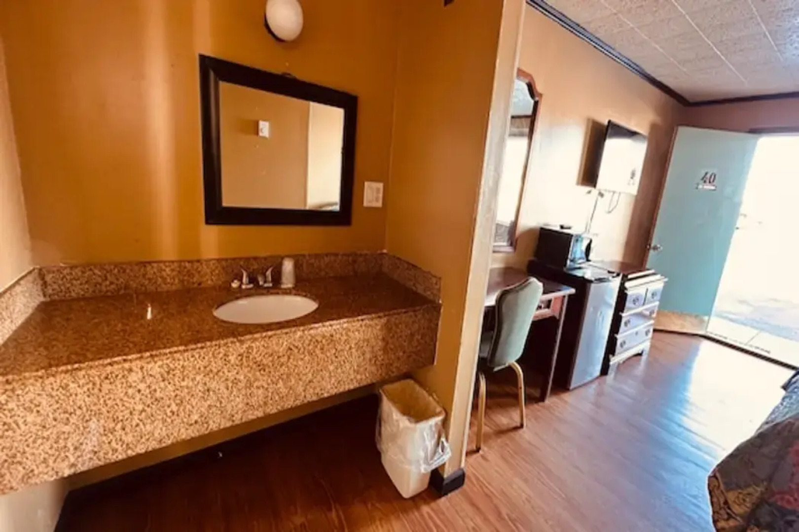 Curry’s Motel by OYO Saginaw MI