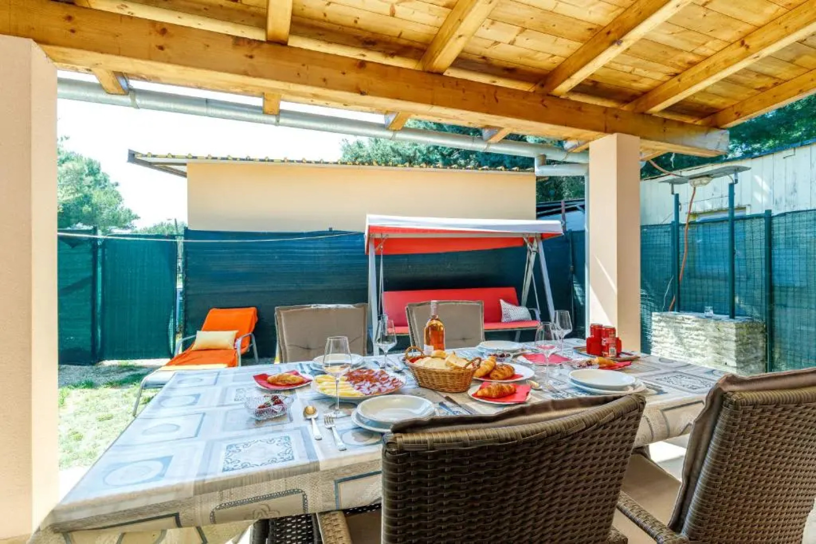 Apartments Kiki 150 METERS TO THE BEACH