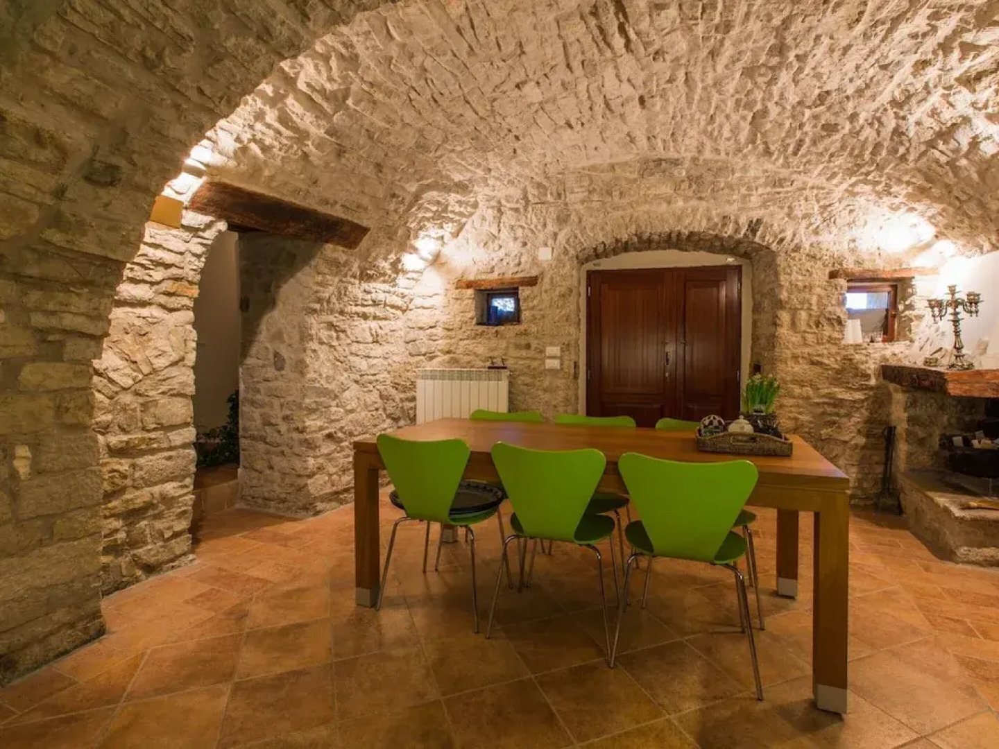 House With Pool, Garden and Wifi in Medieval Village, With Panoramic Views