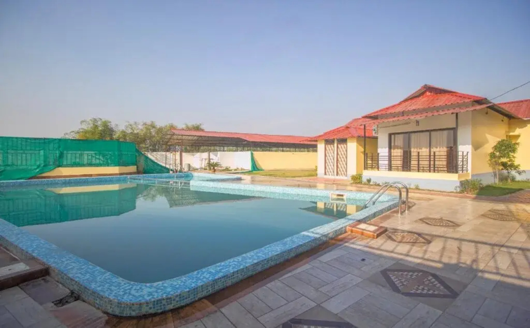 Hotel Debrani International