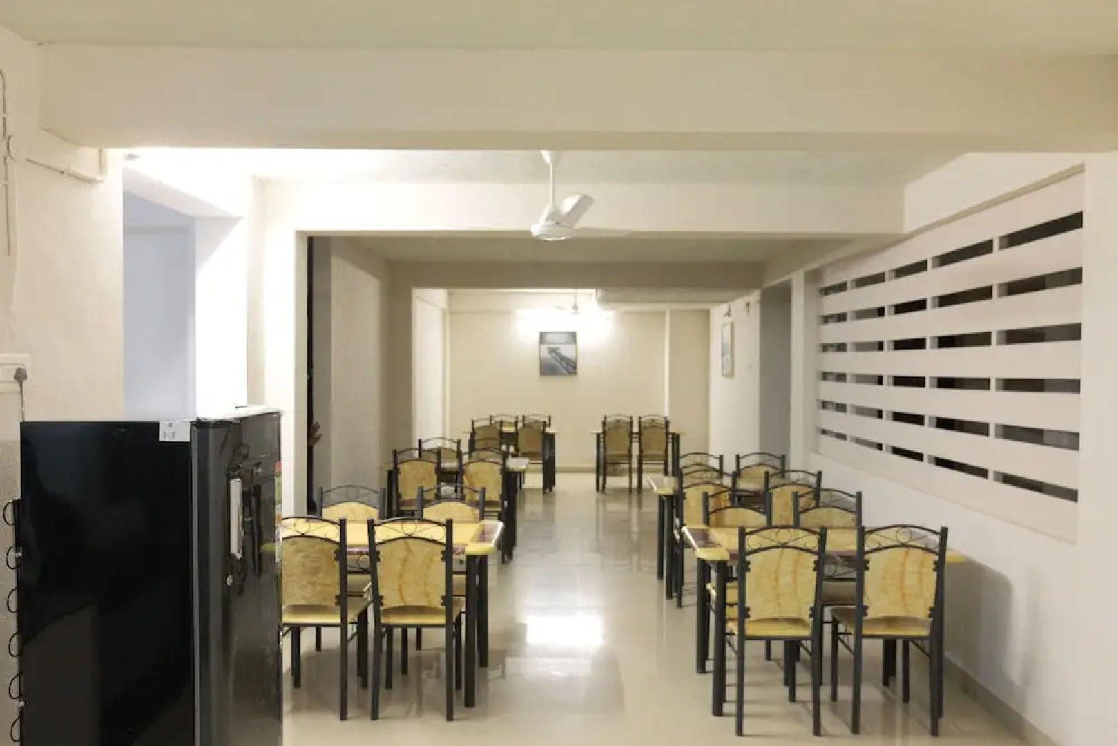 OYO 6345 Royce Ebony