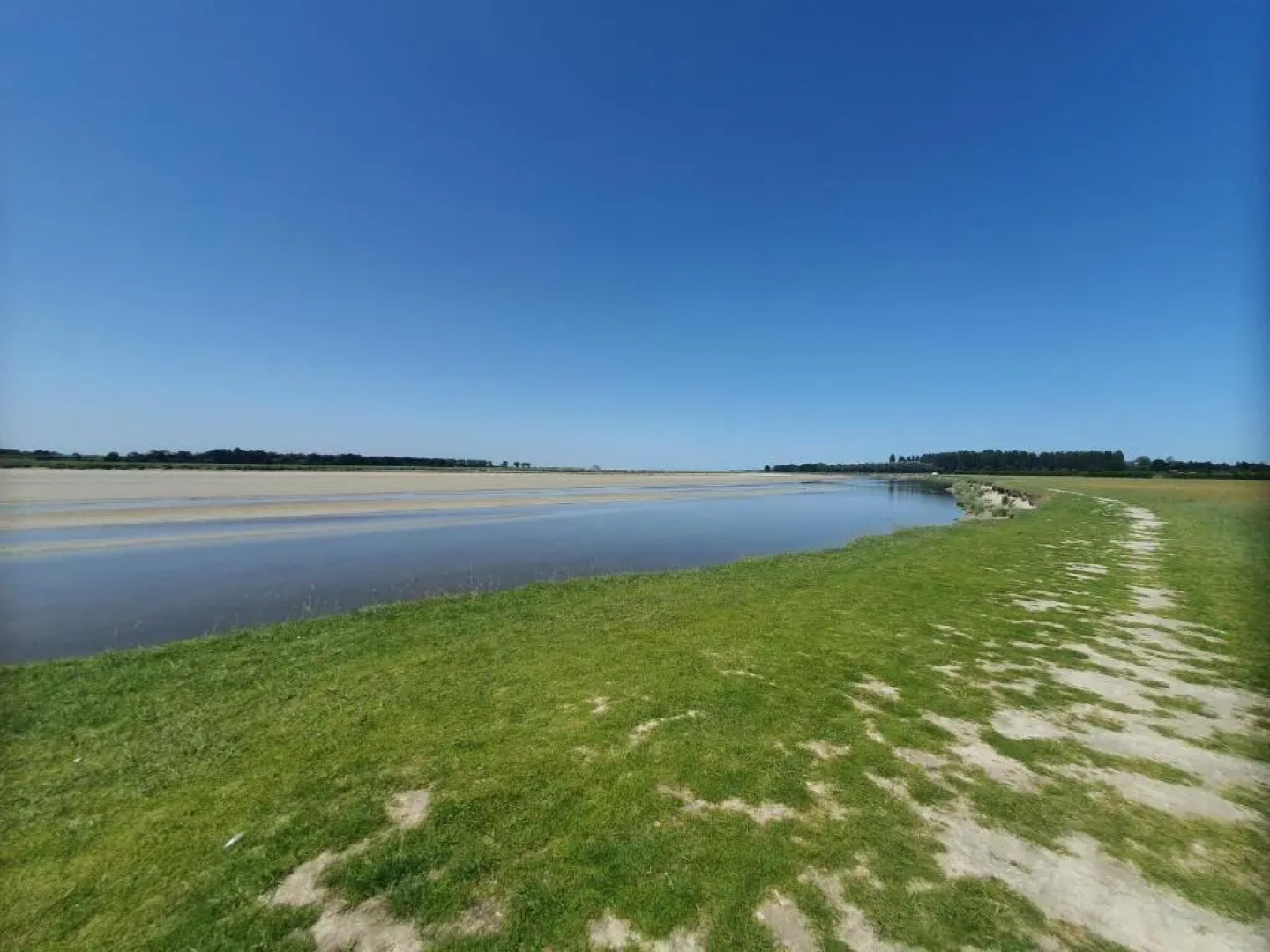 STUDIO PRIVATIF ET SA PISCINE AUX AGAPANTHES DE CROMEL - Le Mont Saint-Michel