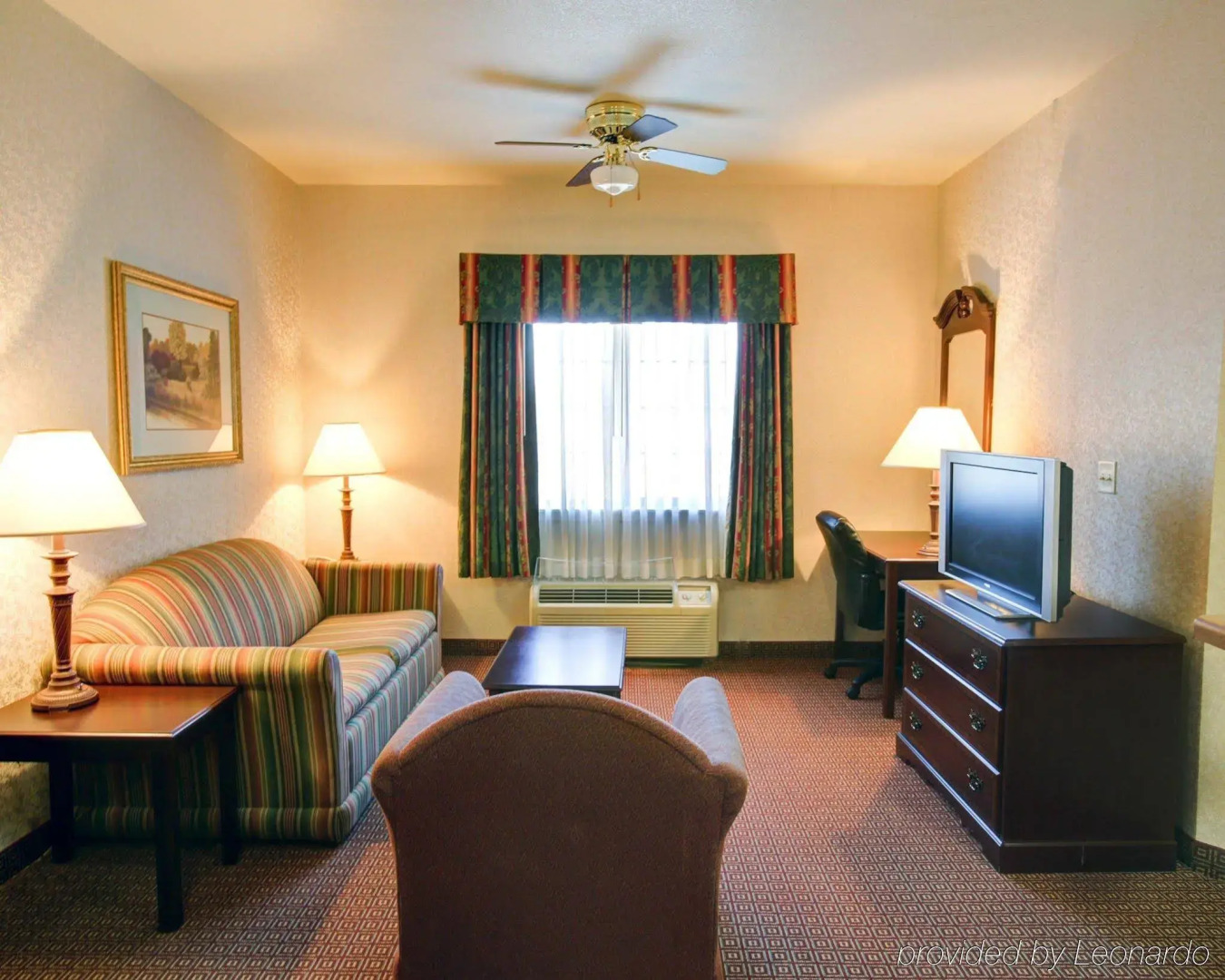 Quality Inn & Suites, Near University