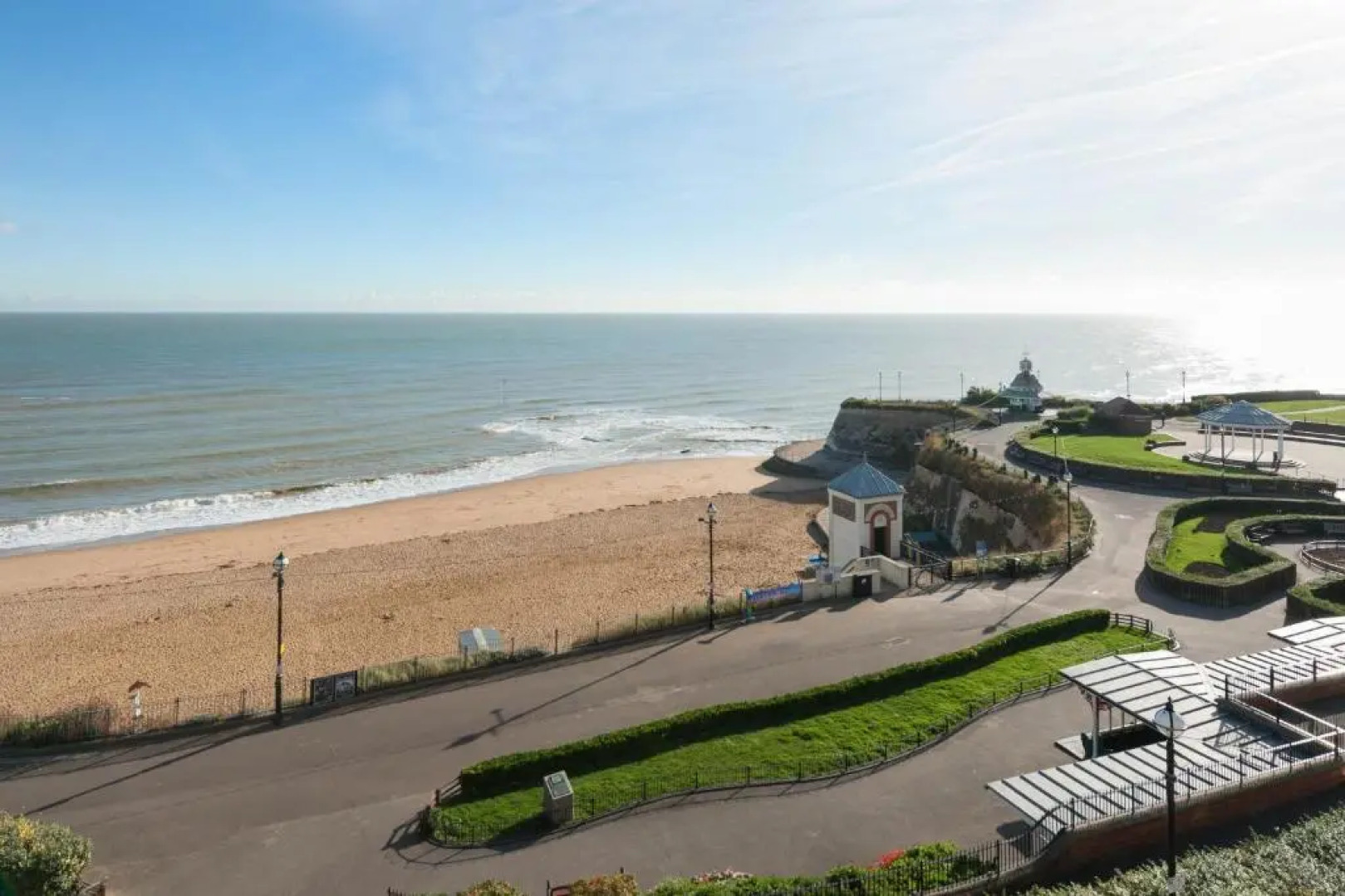 Luxury Two Bedroom Apartment with Fantastic Panoramic Sea Views