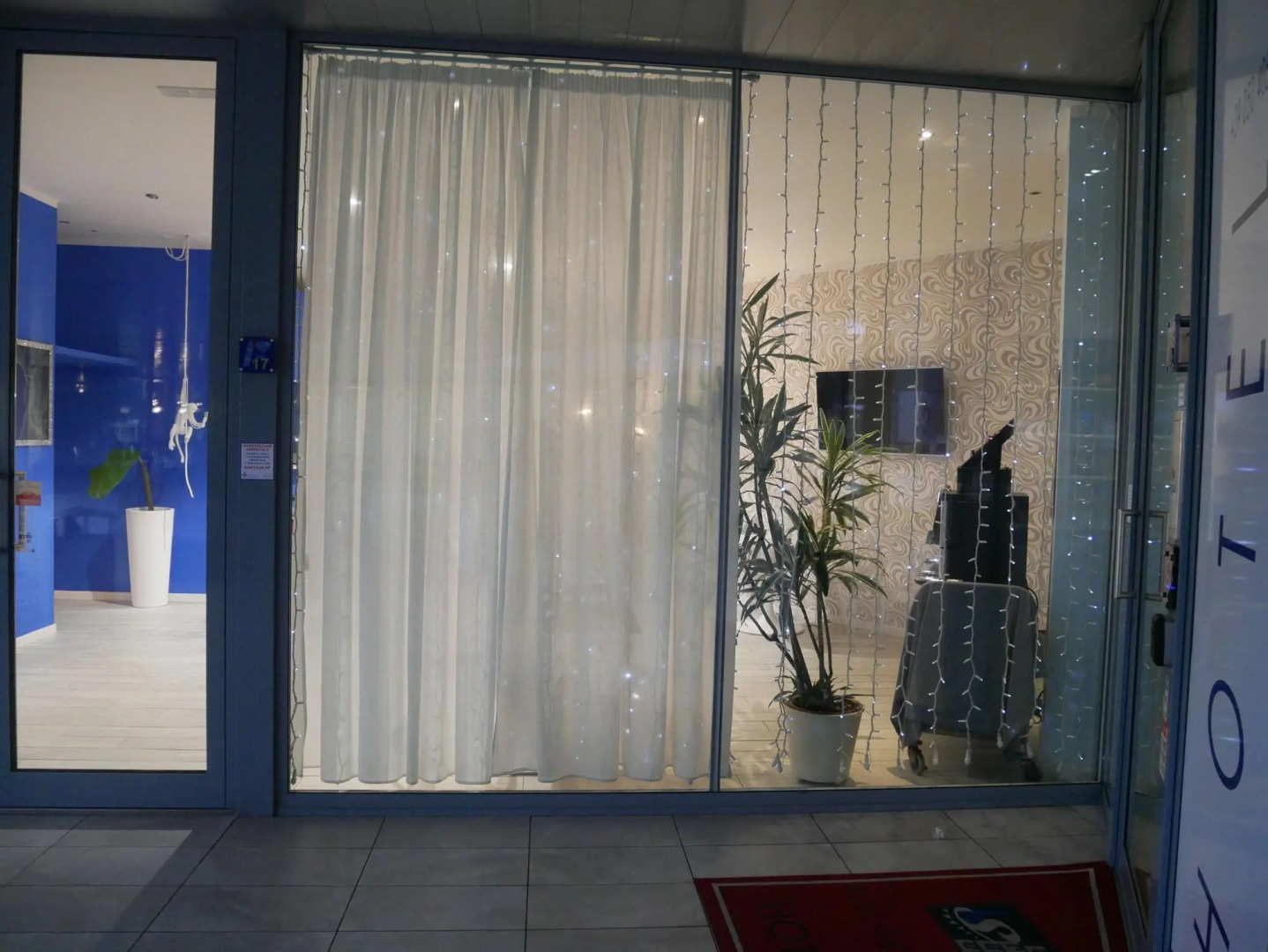 Blue Shades Aparthotel