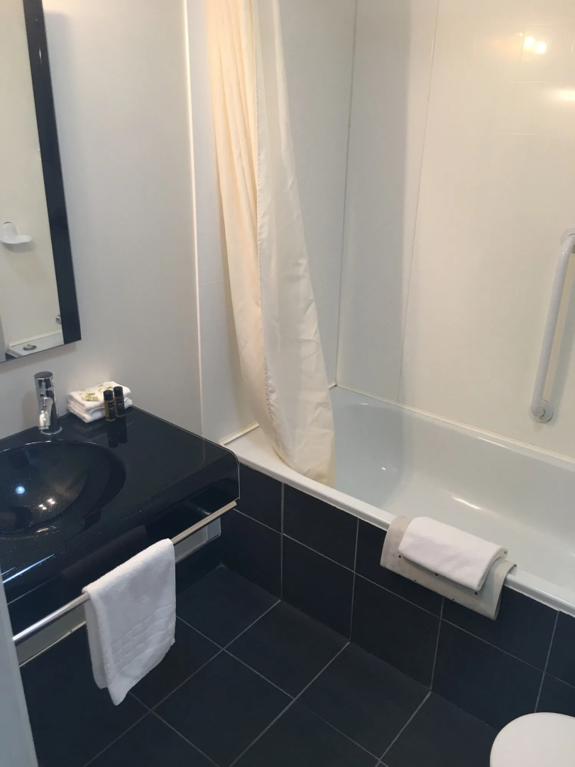 Fiordland Hotel