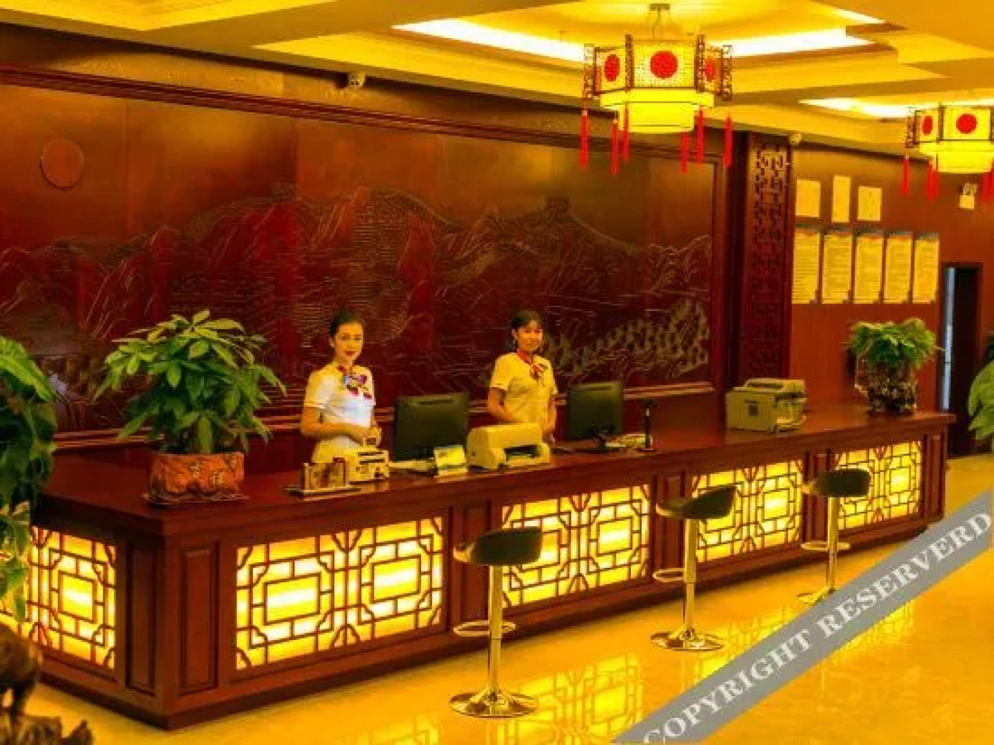 Qinyuan Holiday Hotel