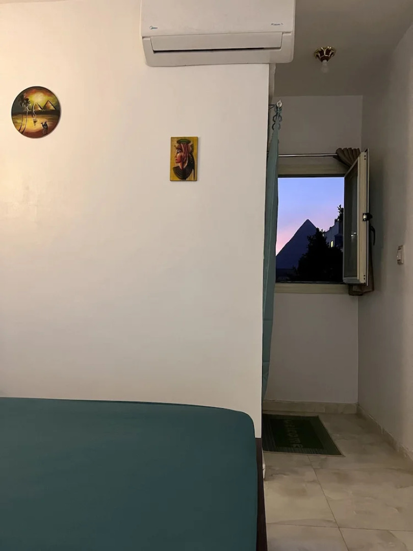 Giza pyramids view Homestay