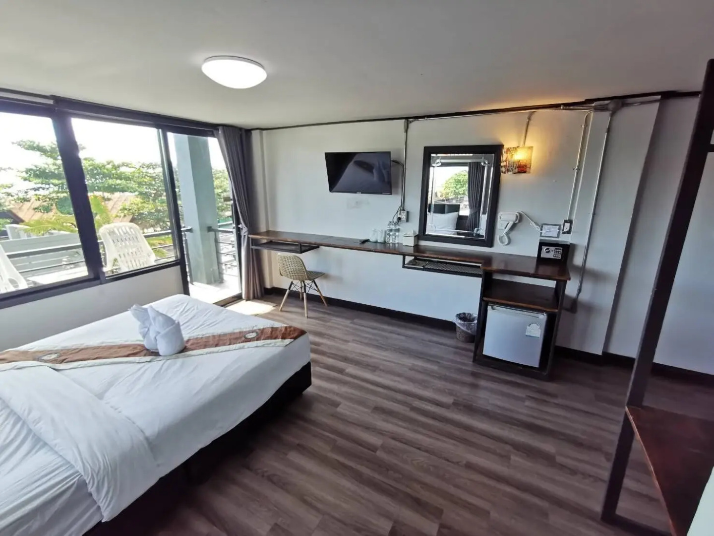 Pimpimarn Beach Hotel