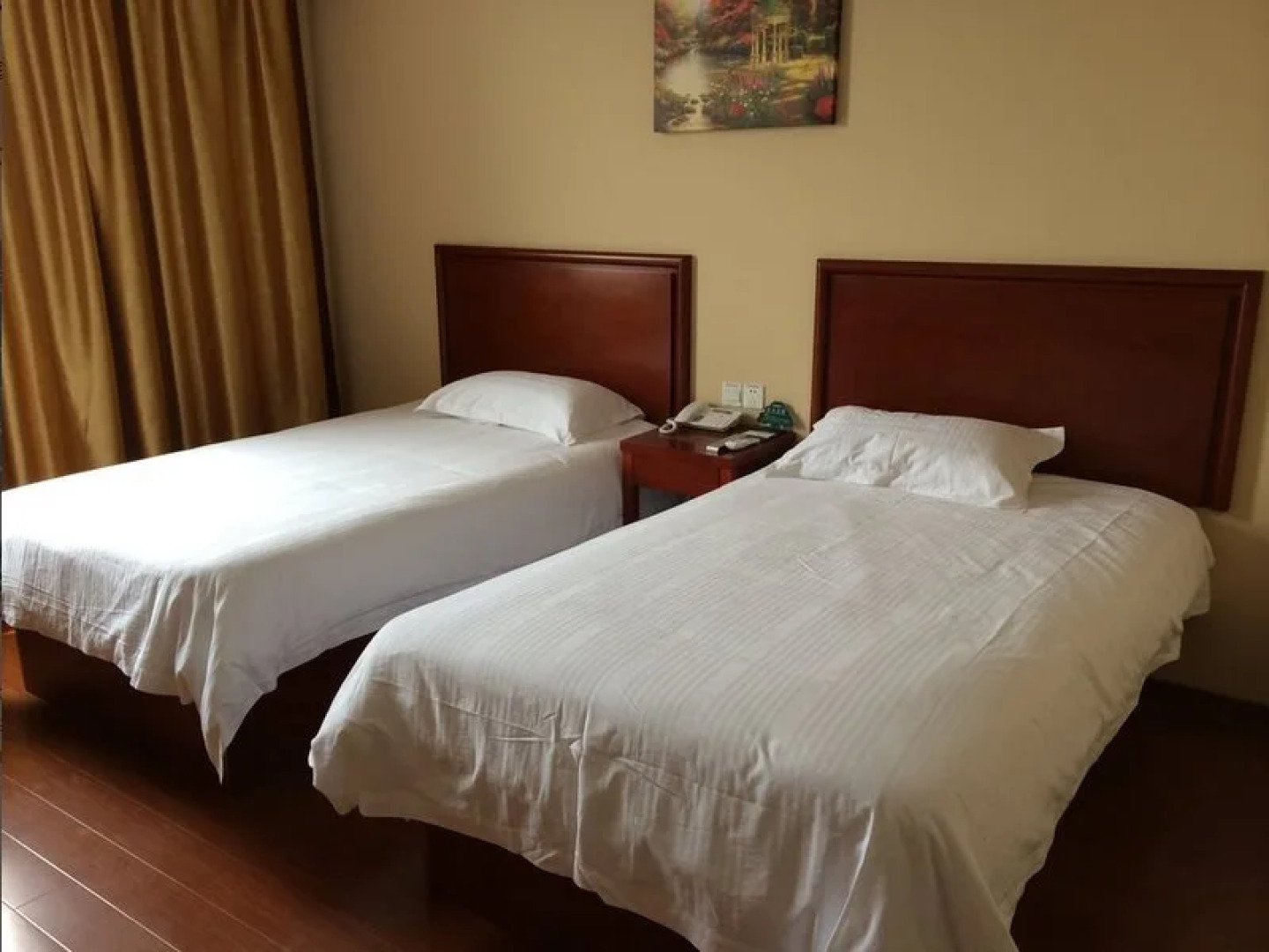 GreenTree Inn Anhui Fuyang Funan East Huaihe Road Express Hotel