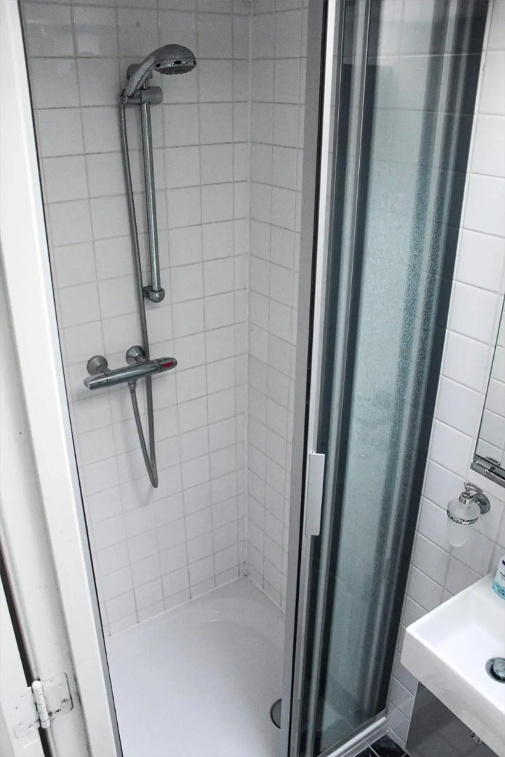 Luxe woonboot unieke locatie Friesland Âlde Feanen