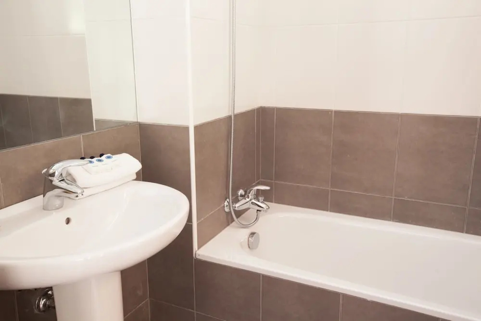 Ransol Mountain Suites