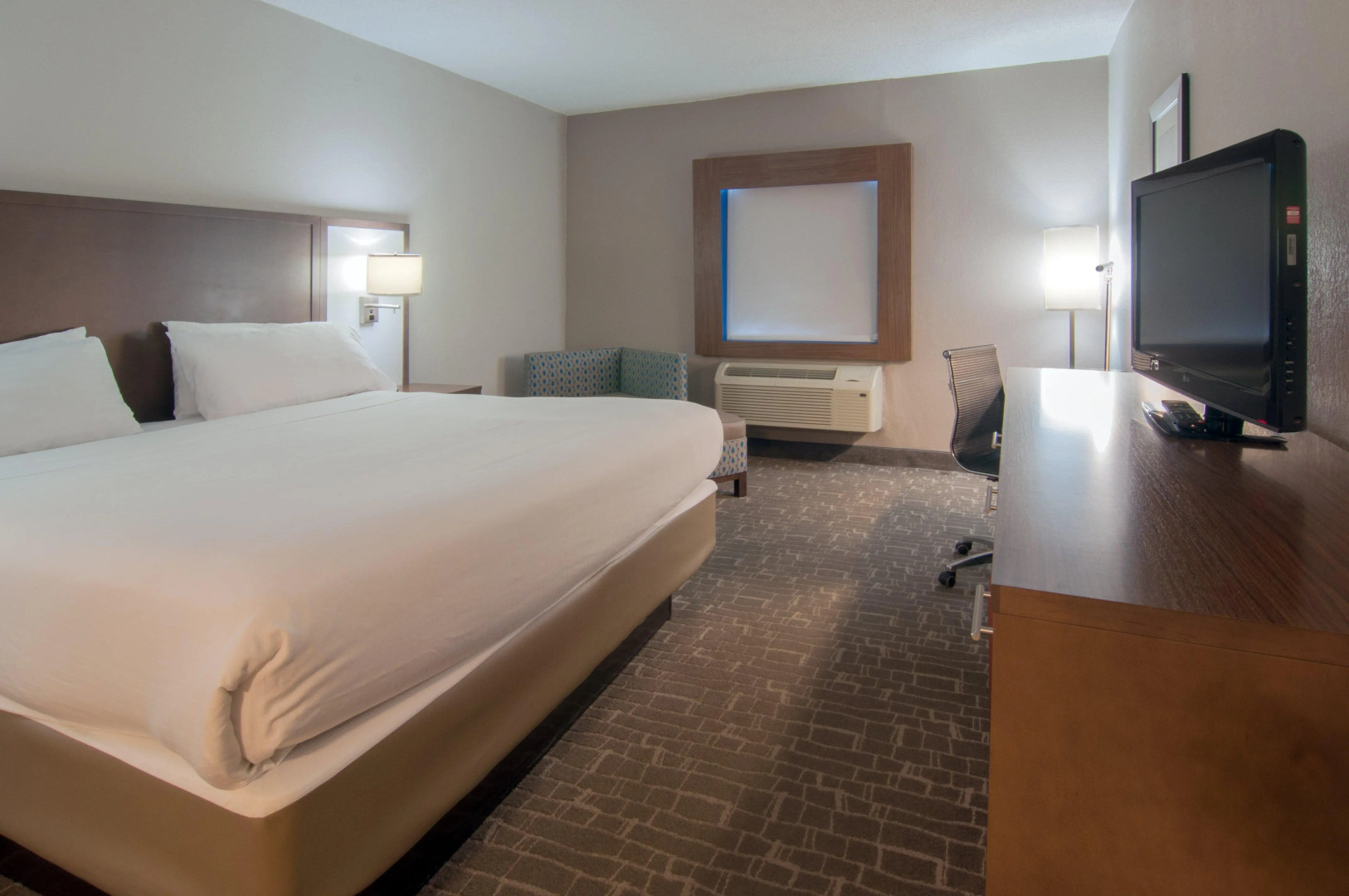 Holiday Inn Express Hotel & Suites Spence Lane by IHG