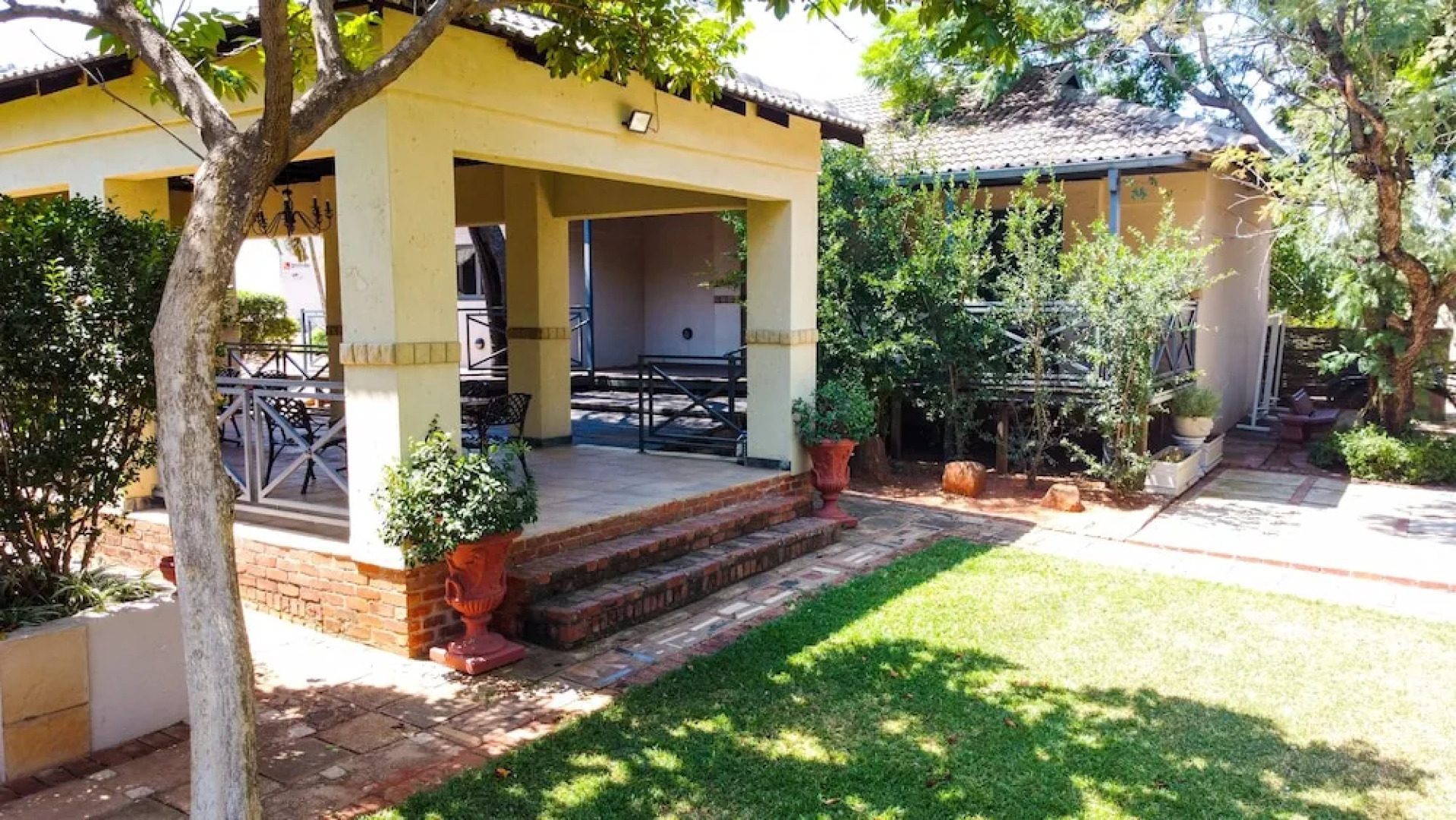 Thaba Legae Guest Lodge