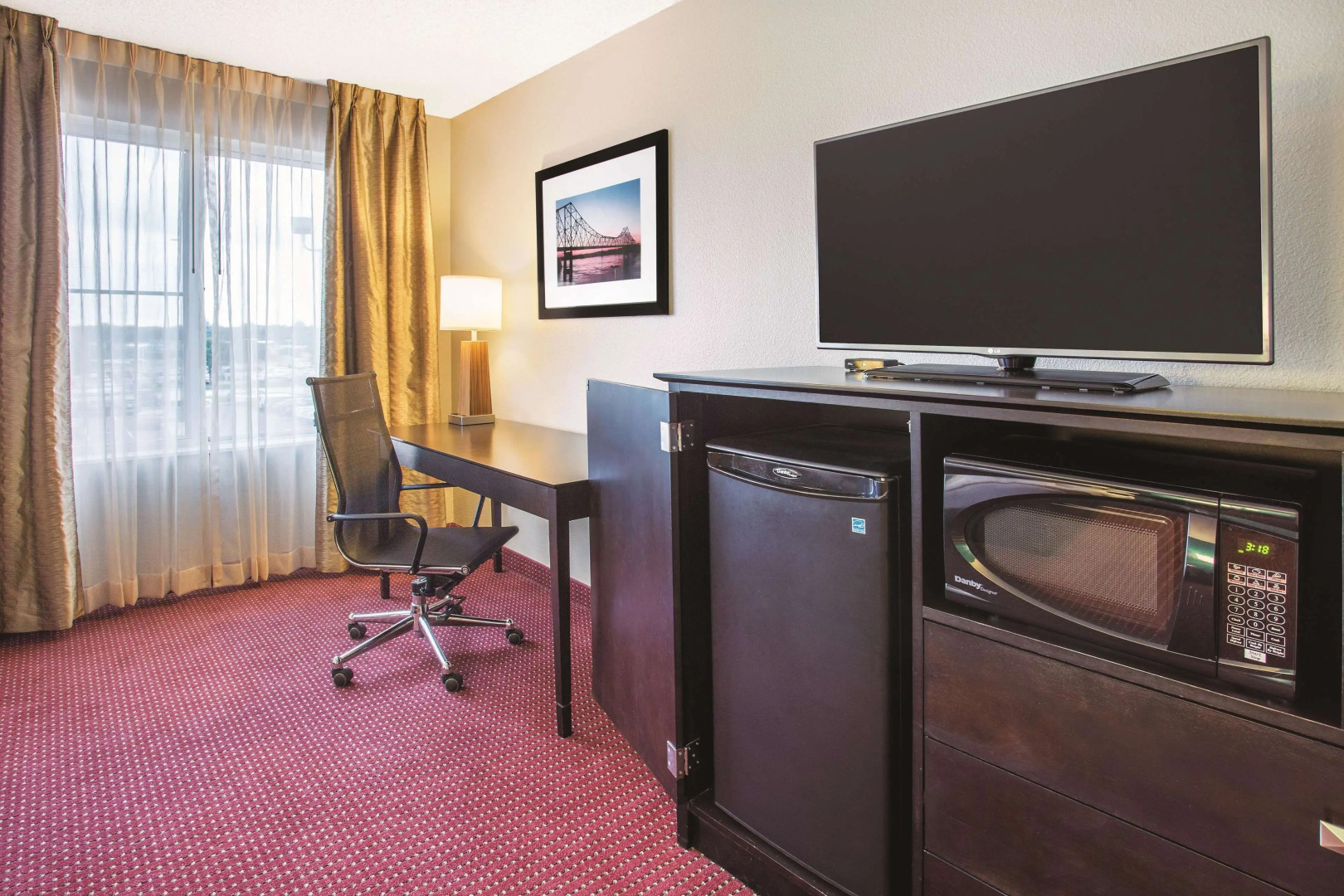 La Quinta Inn & Suites by Wyndham O'Fallon, IL - St. Louis