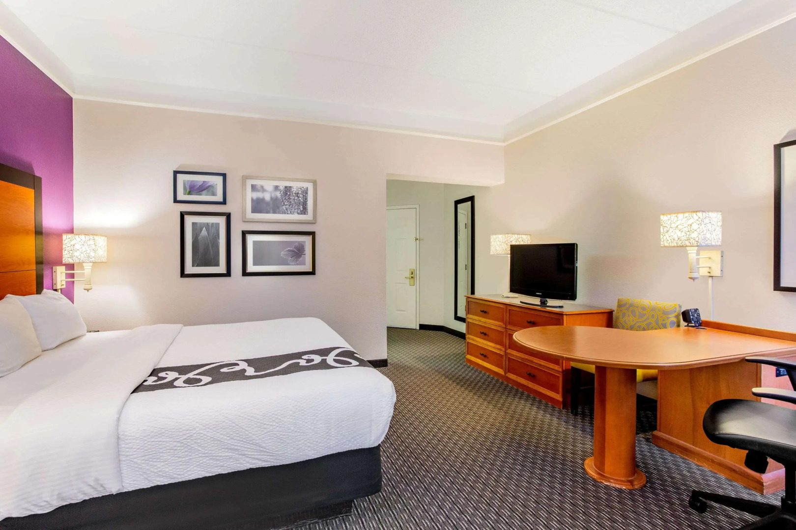 La Quinta Inn & Suites by Wyndham Raleigh Durham Intl AP