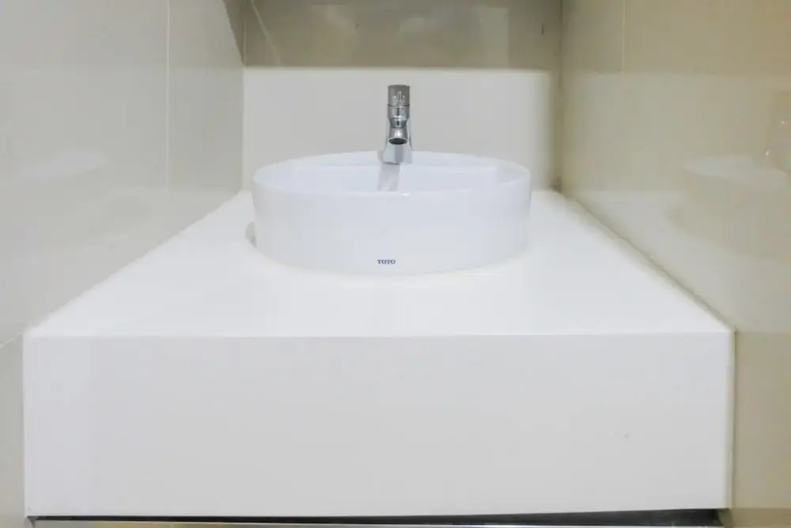 Minimalist Studio Tree Park Apartment near ICE BSD