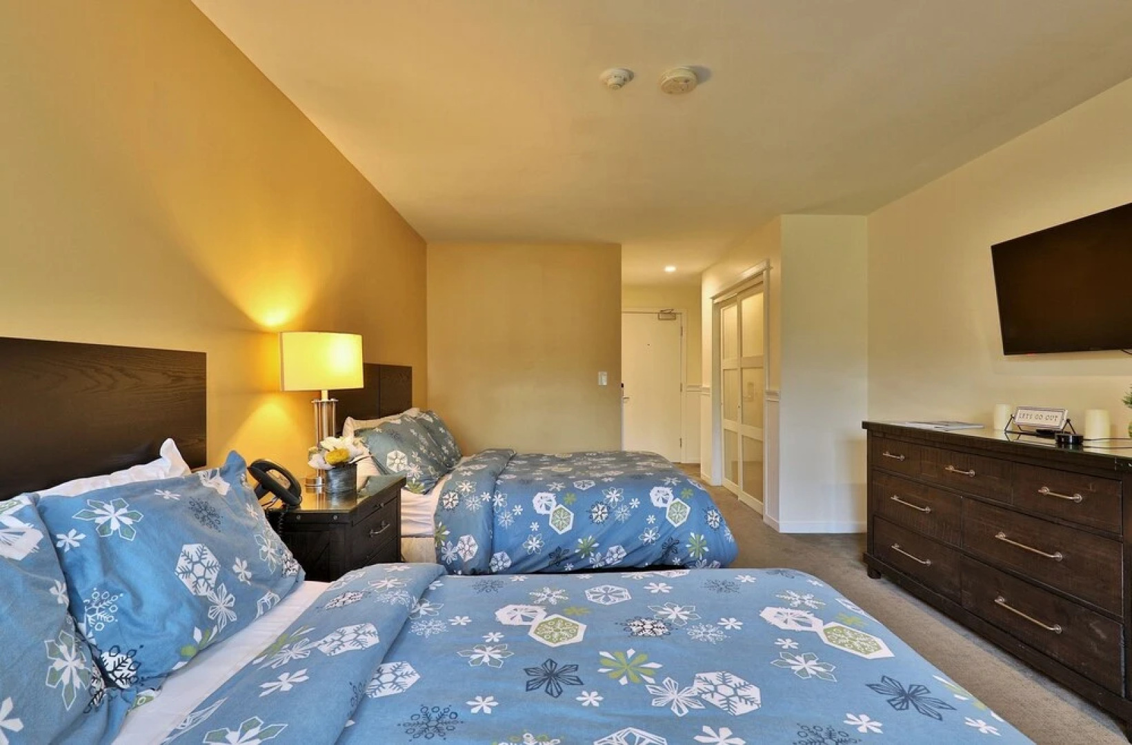 The Grande Suite at Killington: Sleeps 10 Guests, Close to Mountain!
