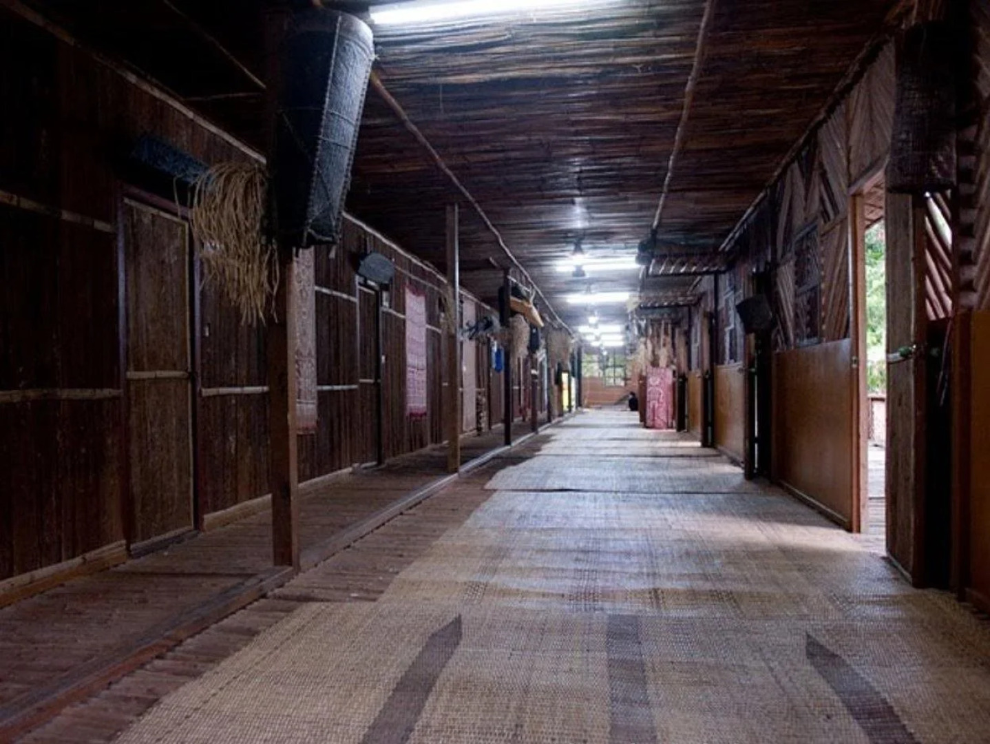 Hotel Longhouse