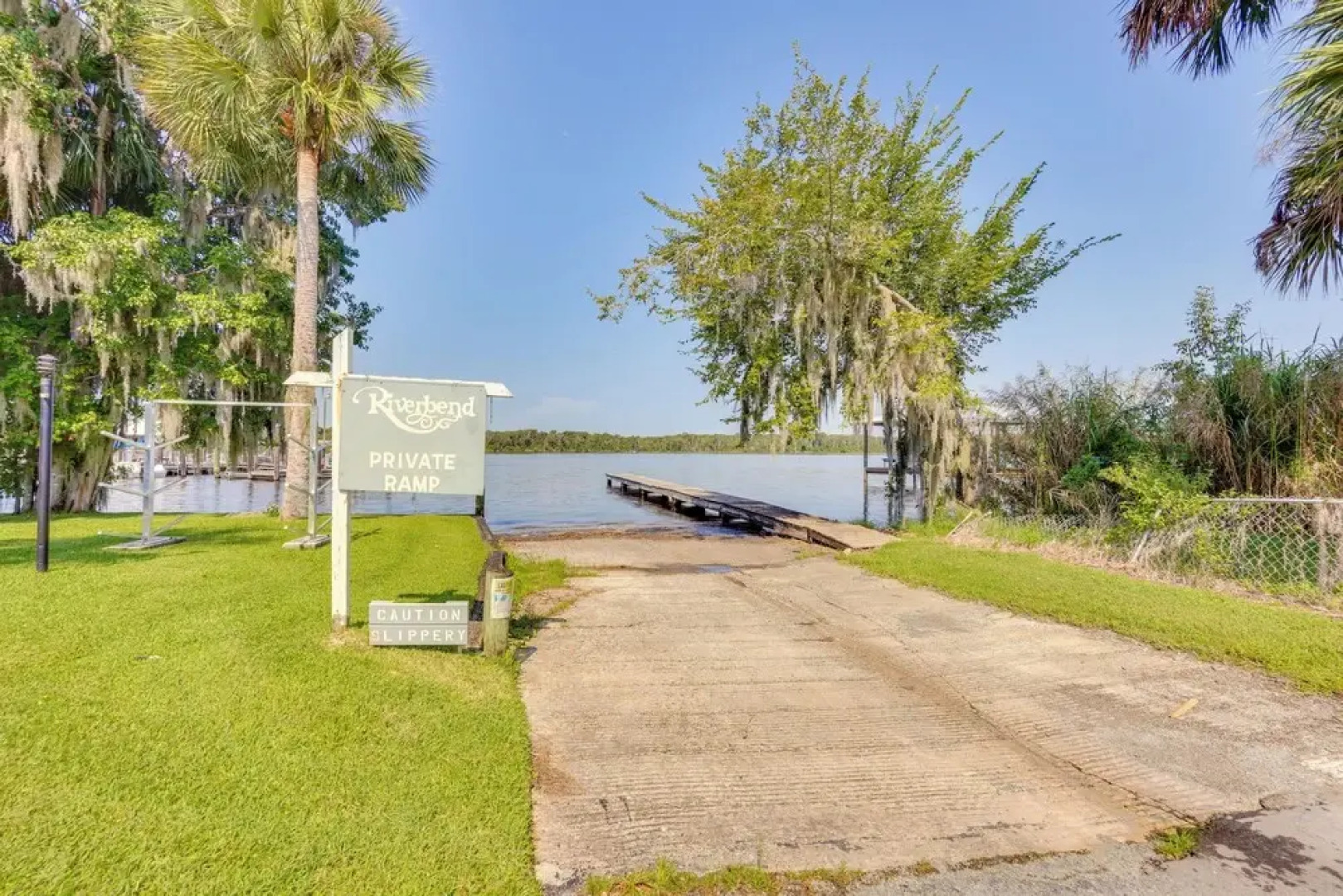 Riverfront Weleka Condo w/ Dock & Pool Access