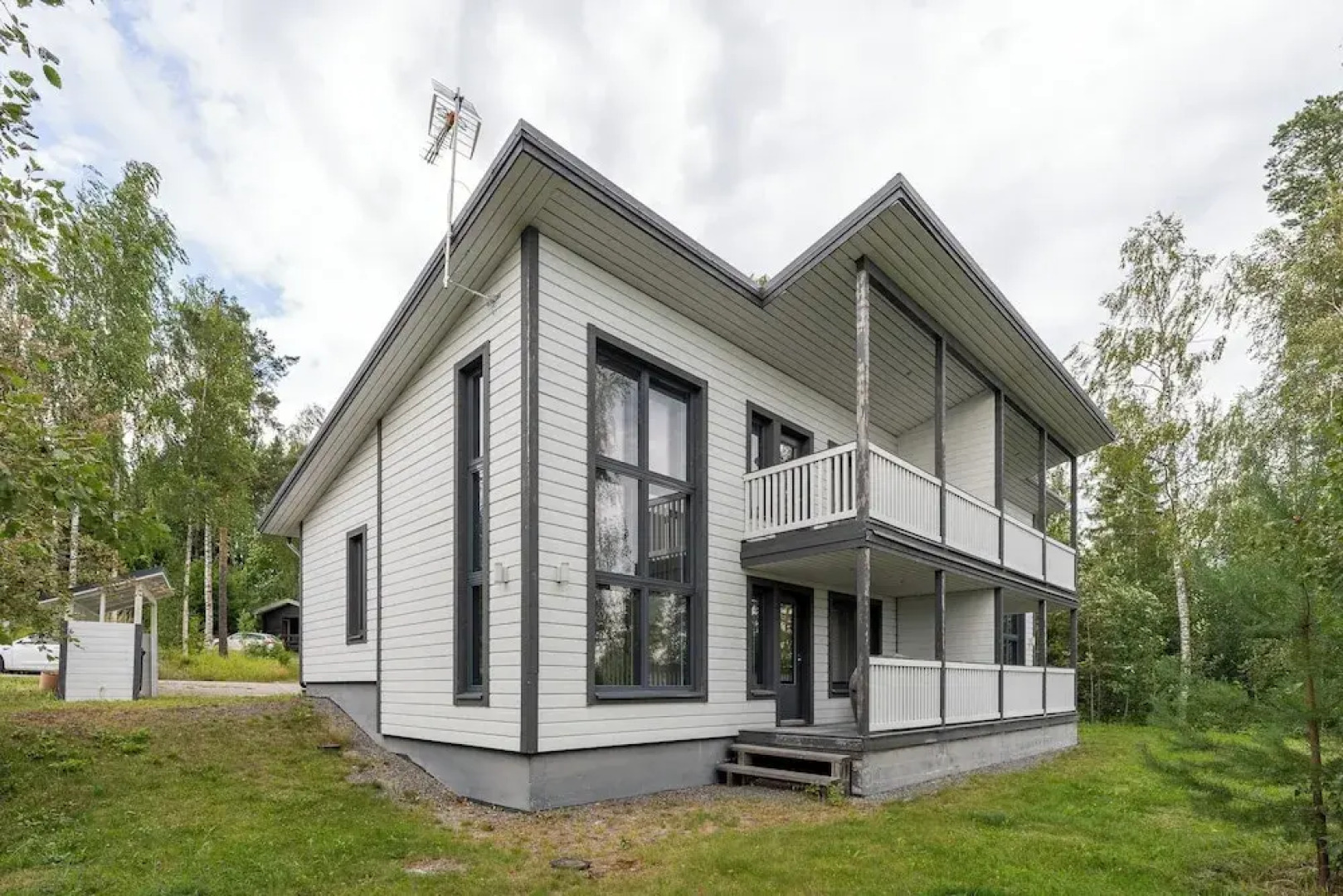 Peaceful 2BR Getaway Cabin at Riihivuori