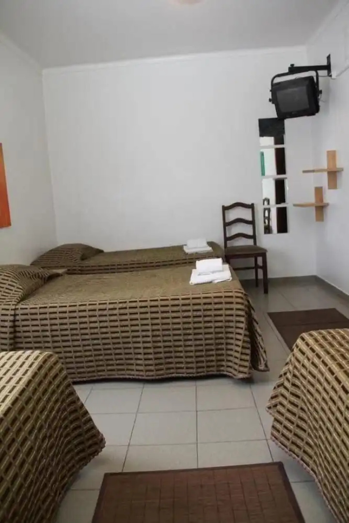 E-Nove Lounge Hostel Caffe