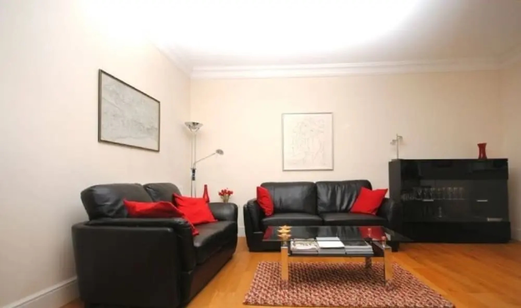 11 Angel Yard, Midhurst