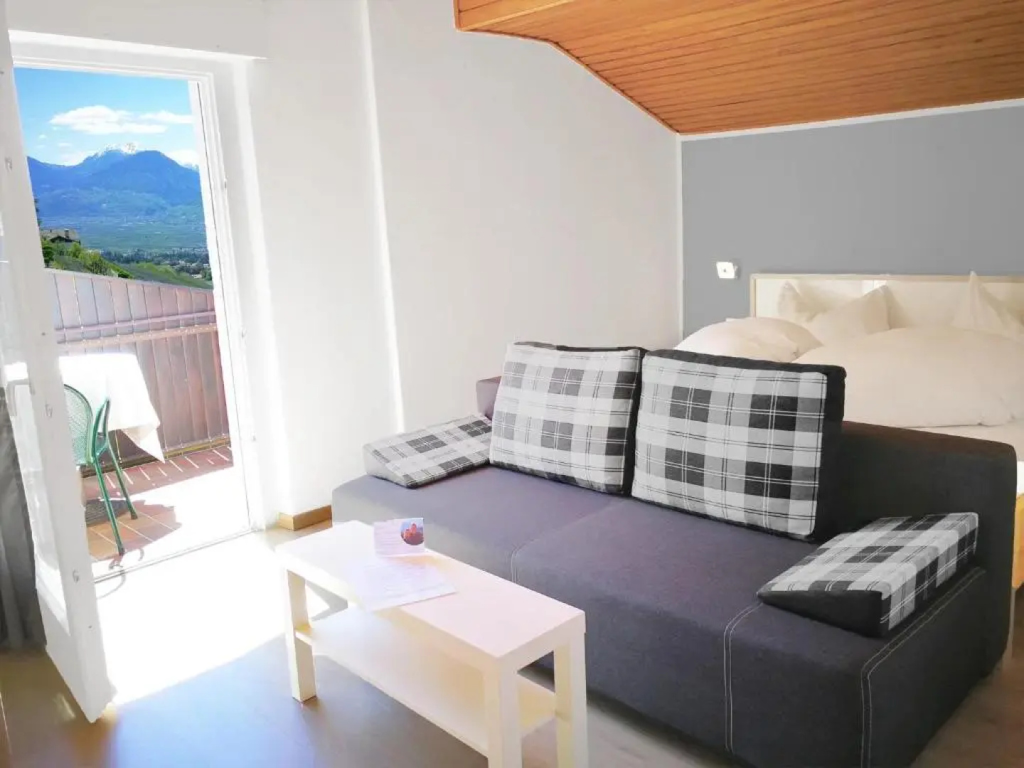 Schenna Garni Eden Bed & Breakfast