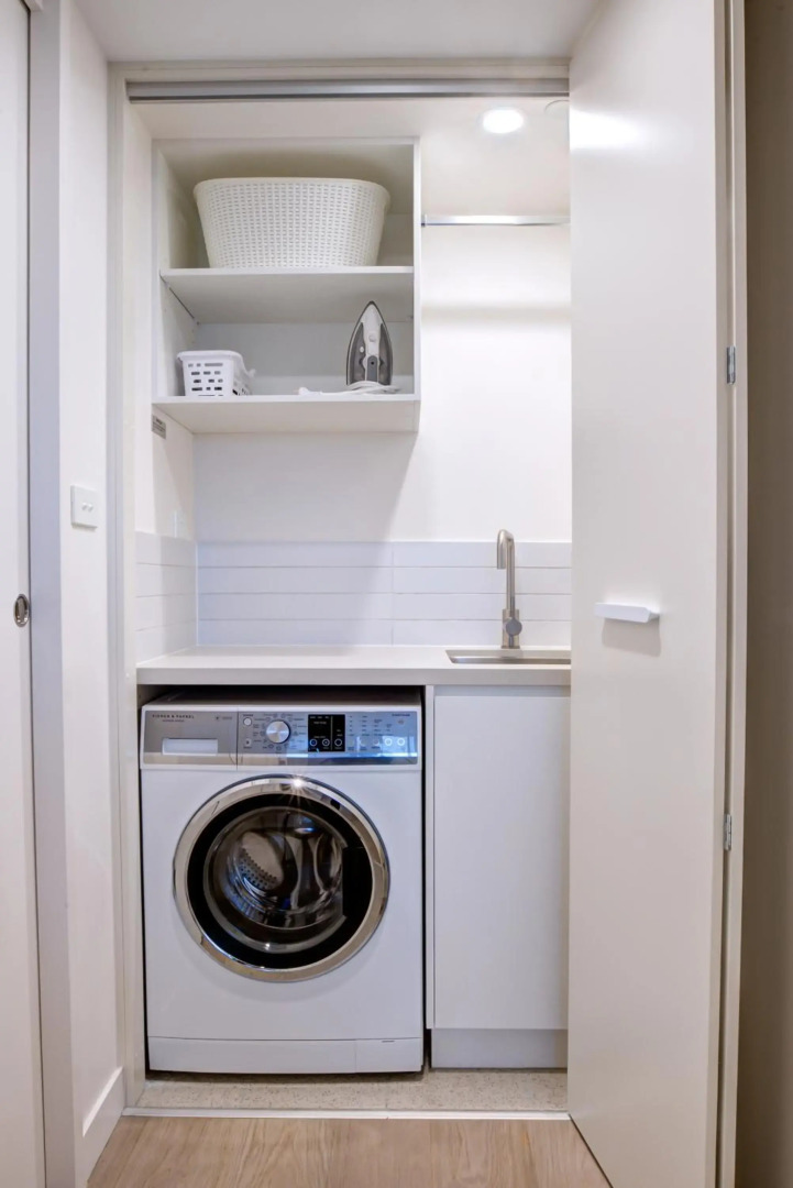 The Hamptons - Lux 2 Bed 2 Bath, Pool - Central Location