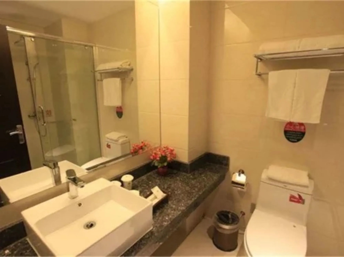 GreenTree Inn North WeiHai Station North International Bathing Beach Hotel