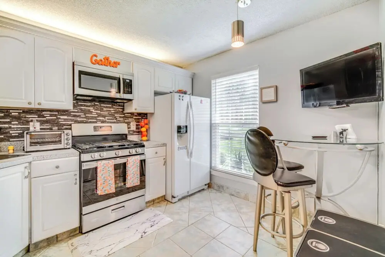 Galloway Townhome w/ Private Deck: Near Casinos!