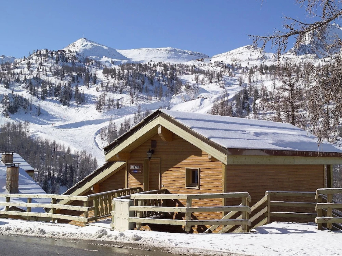 Traditional Apartment With Fireplace 200 m. From the Center