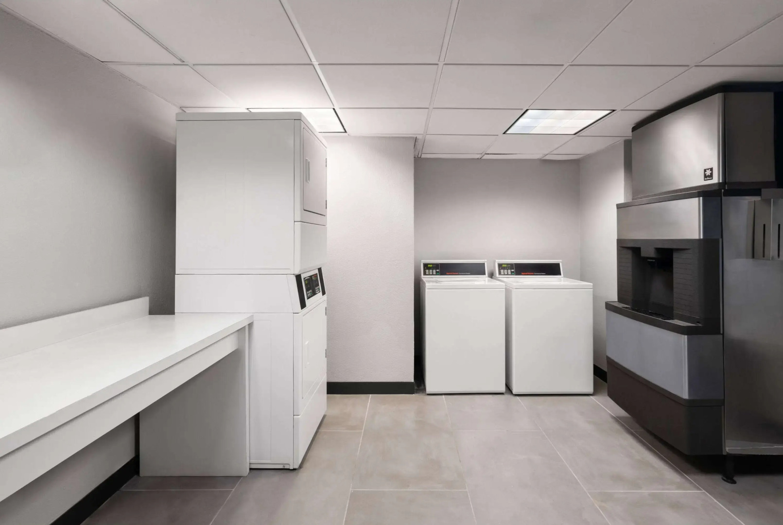 La Quinta Inn & Suites by Wyndham Greensboro NC