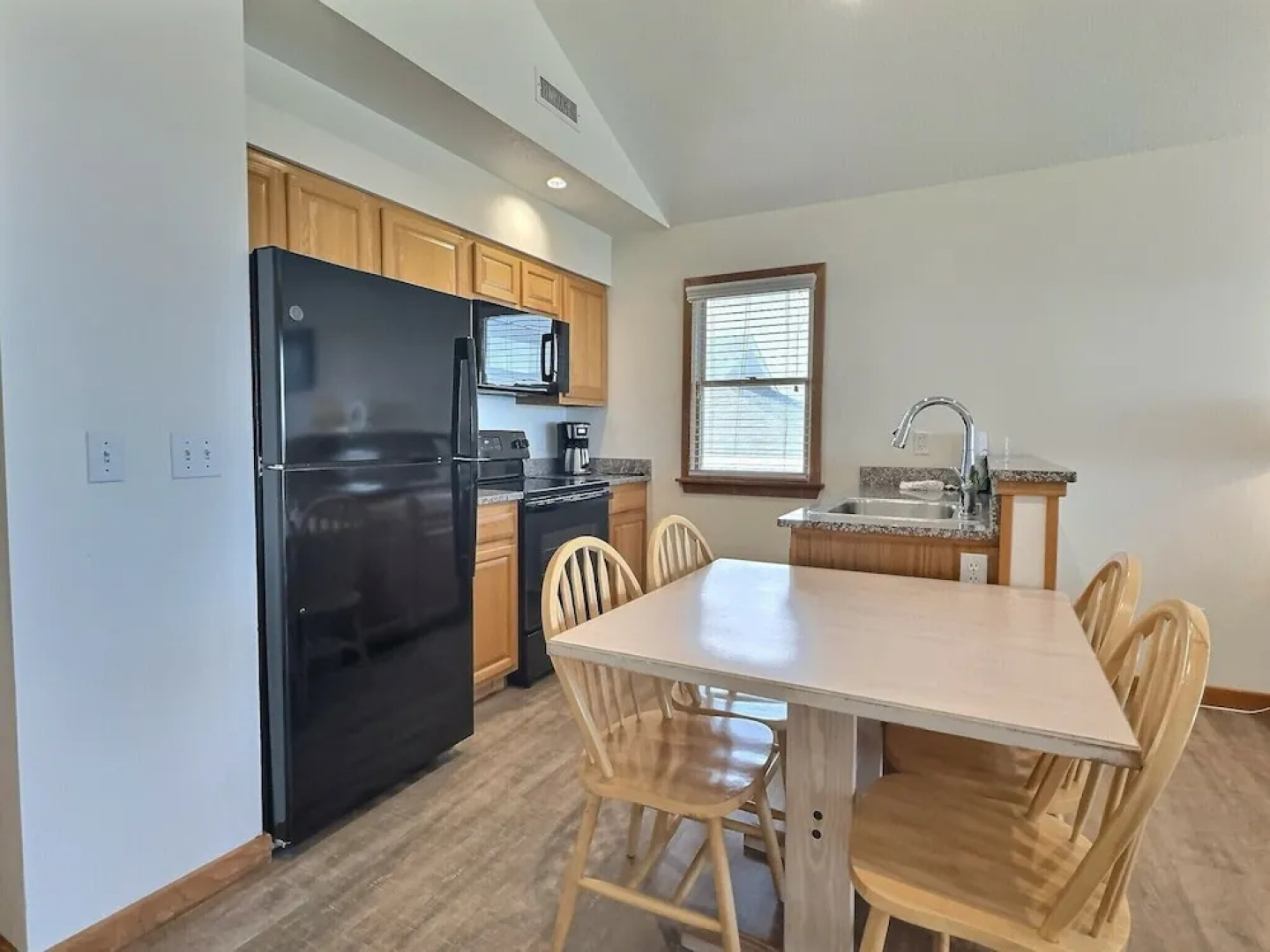 Lighthouse View Oceanfront Lodging