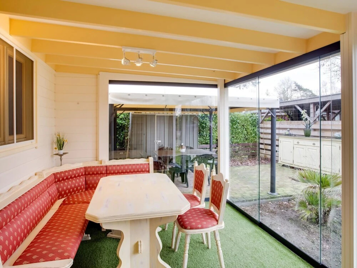 Cosy Bungalow in Meerlo with Garden