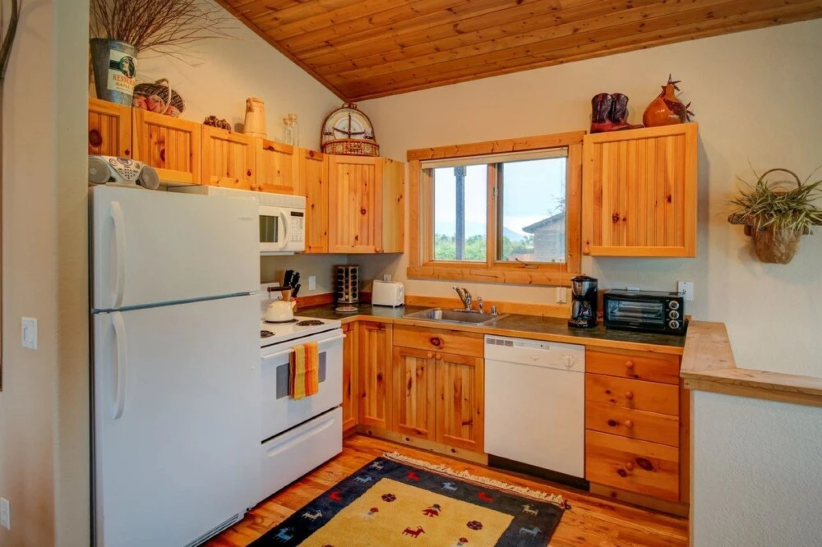 PV - Yellowstone River Retreat