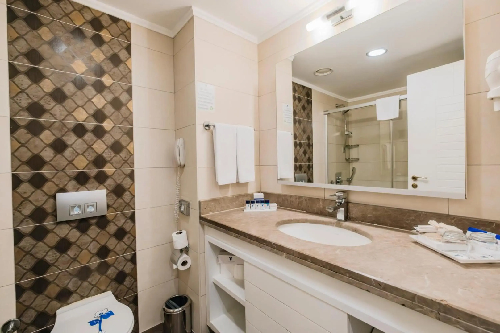 Leonardo Royal Hotel London City