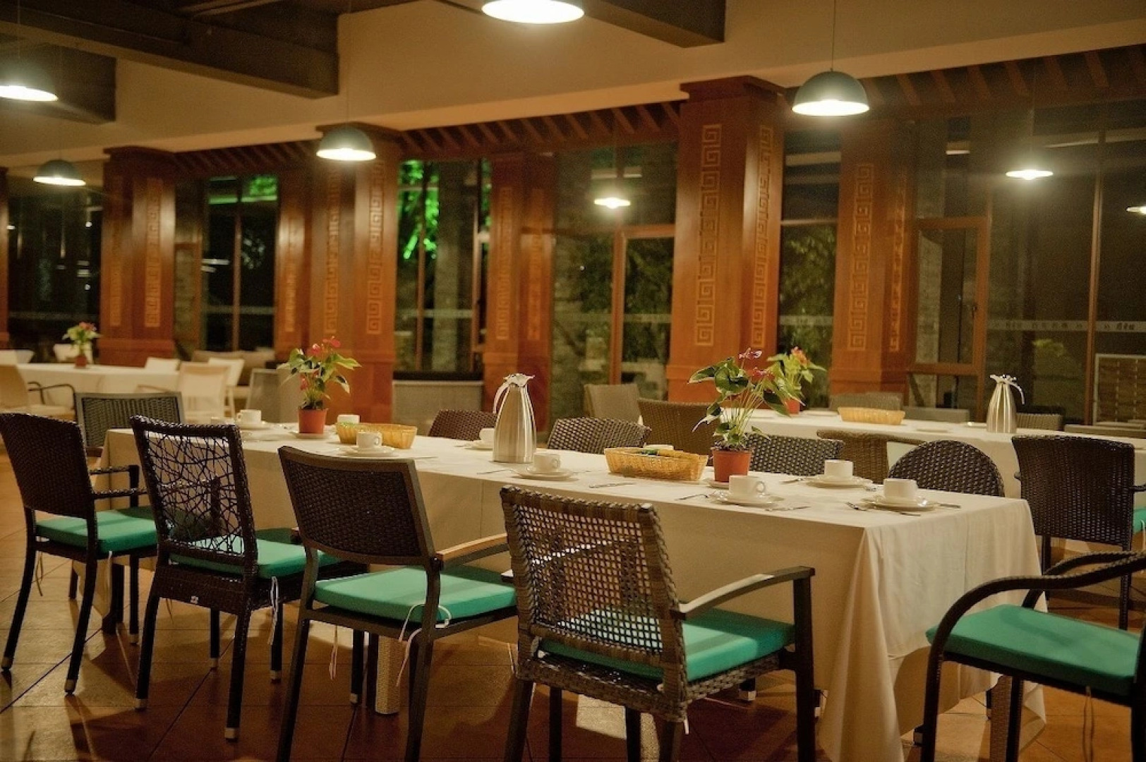 Guilin Crystal Crescent Moon Hotel