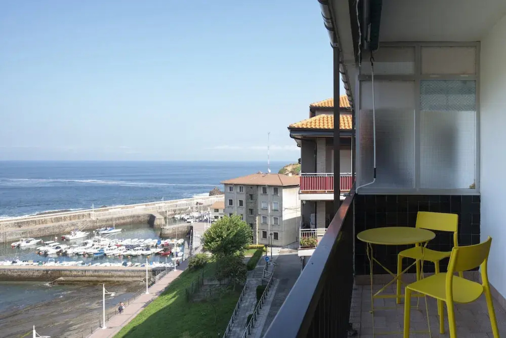 SEAVIEW I apartment by Aston Rentals