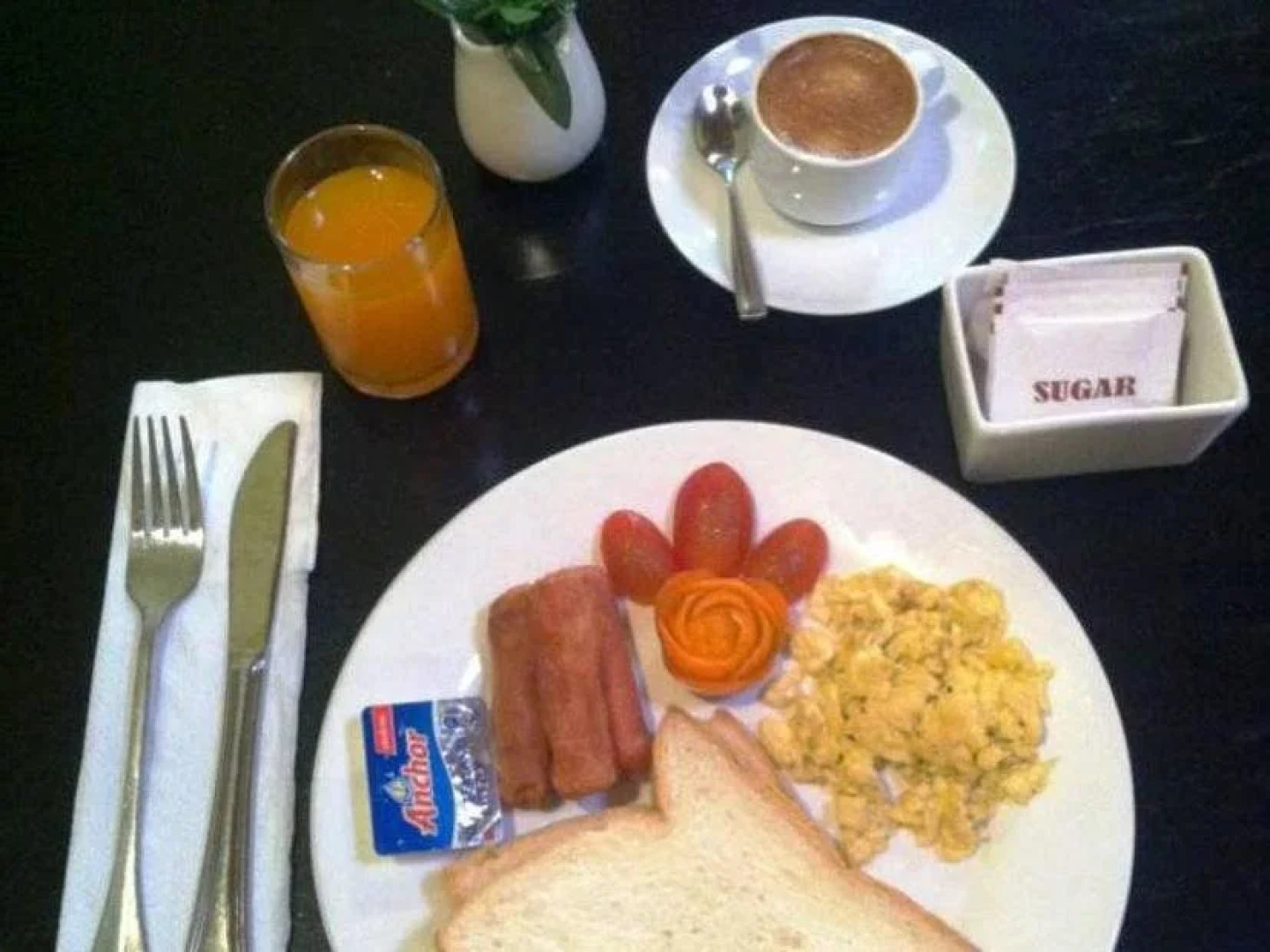 Pra-Tna Guest House and Coffee