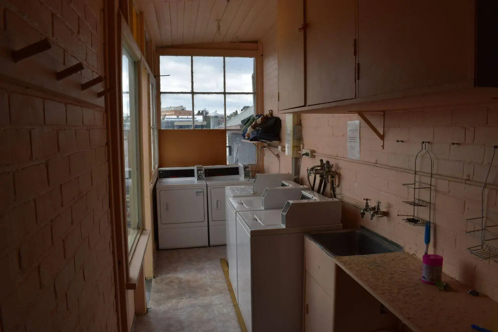 Hobarts Accommodation & Hostel