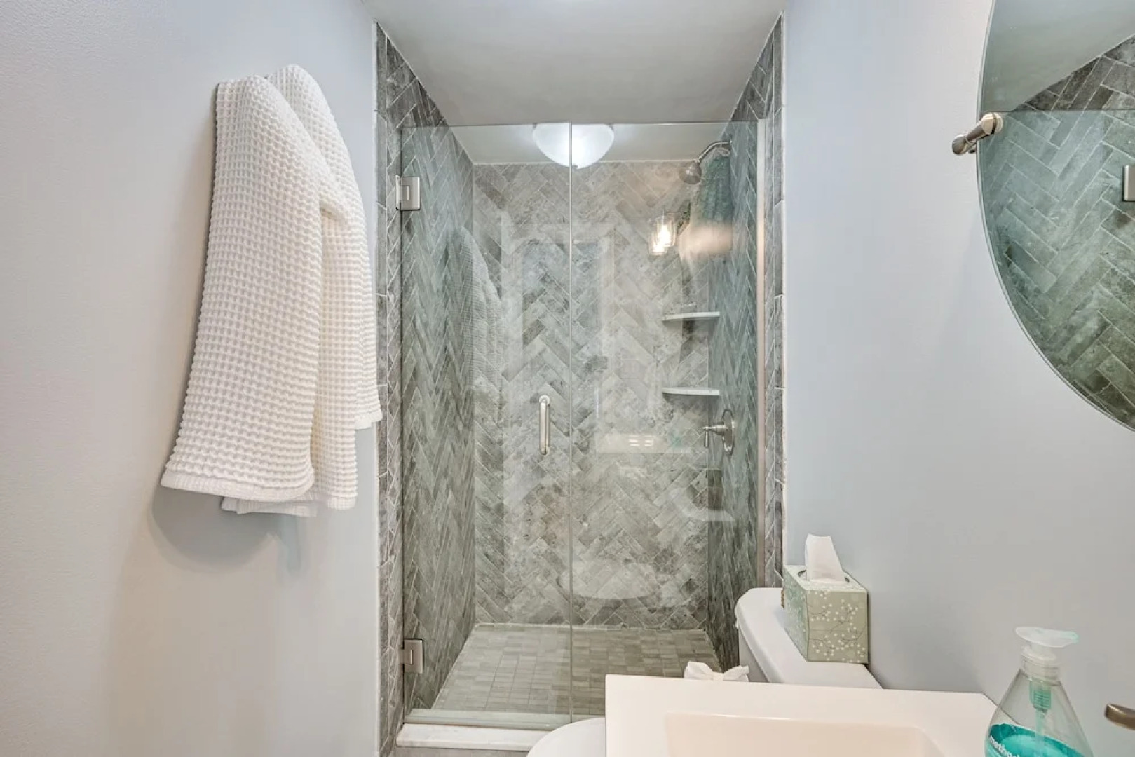 Cozy Somerville Studio: 2 Mi To Boston, Walk To T!