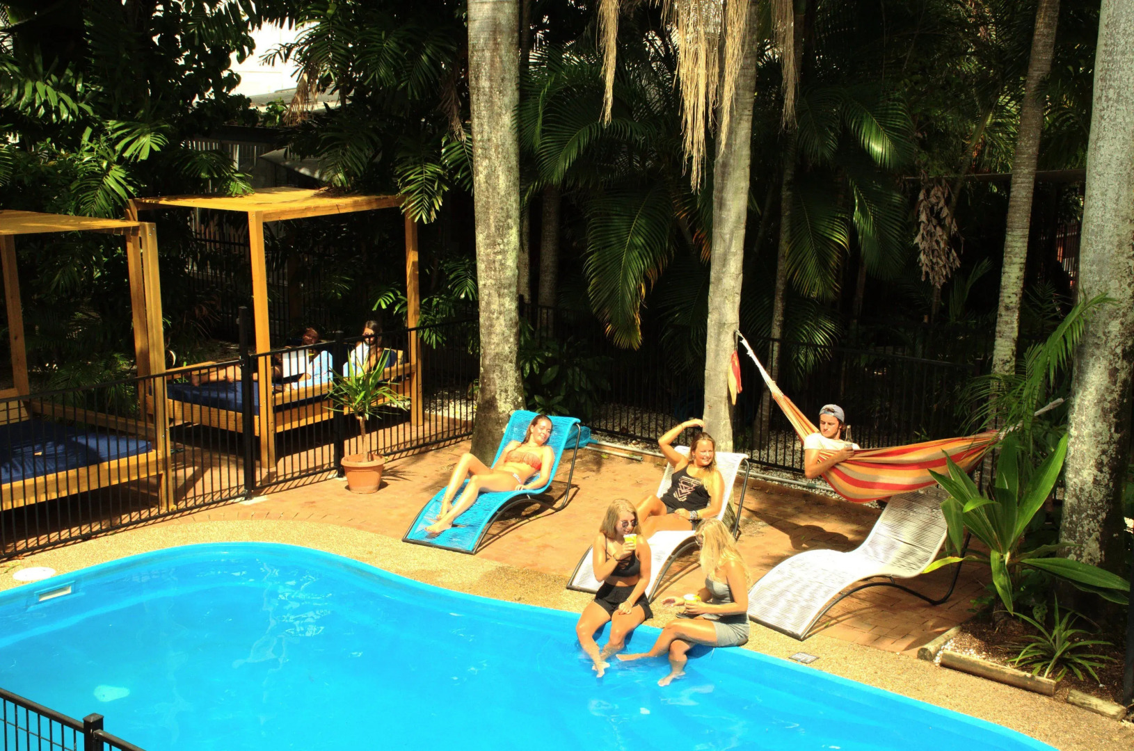 Mad Monkey Backpackers Central