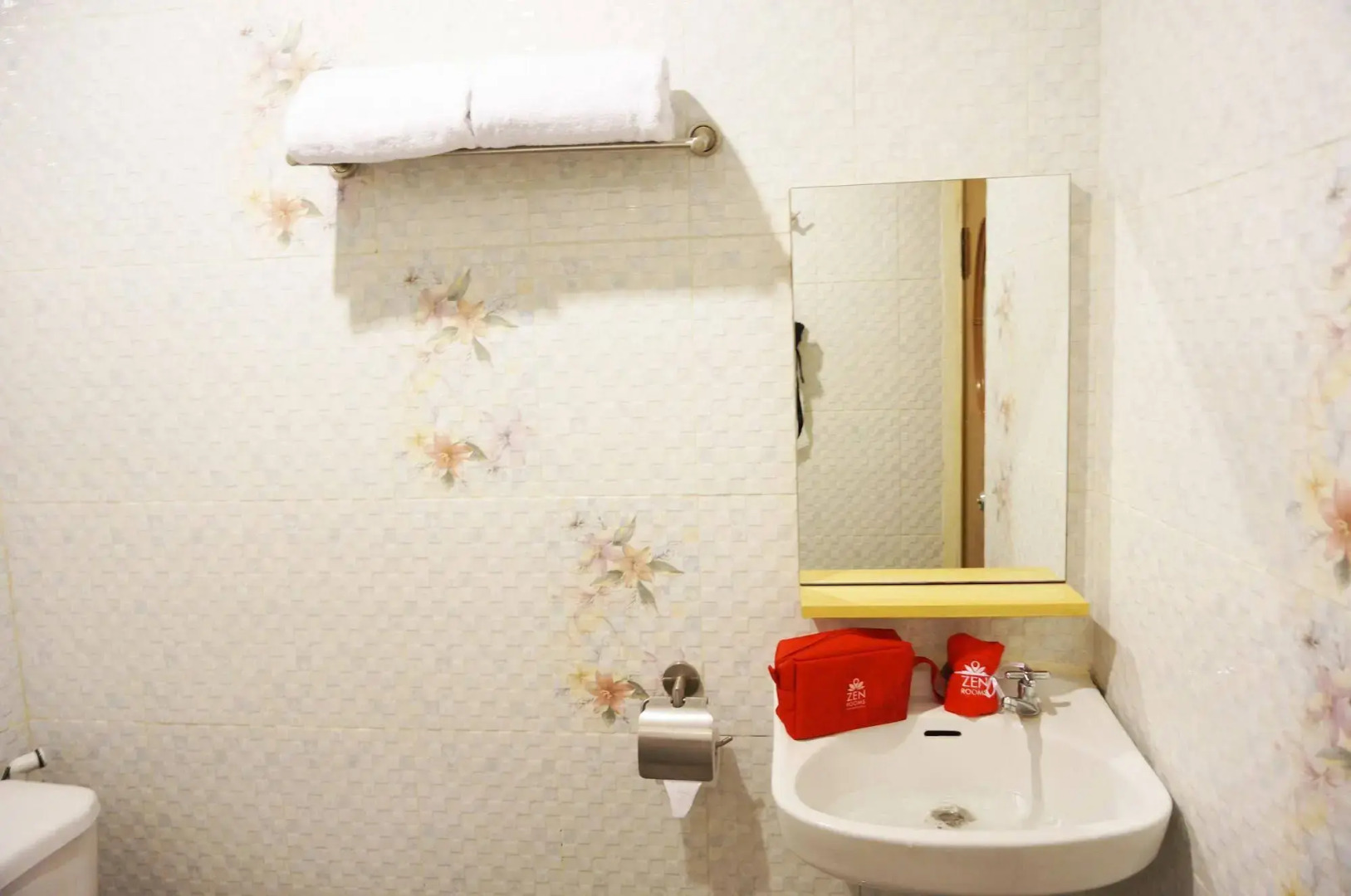 ZEN Rooms Raya Rungkut