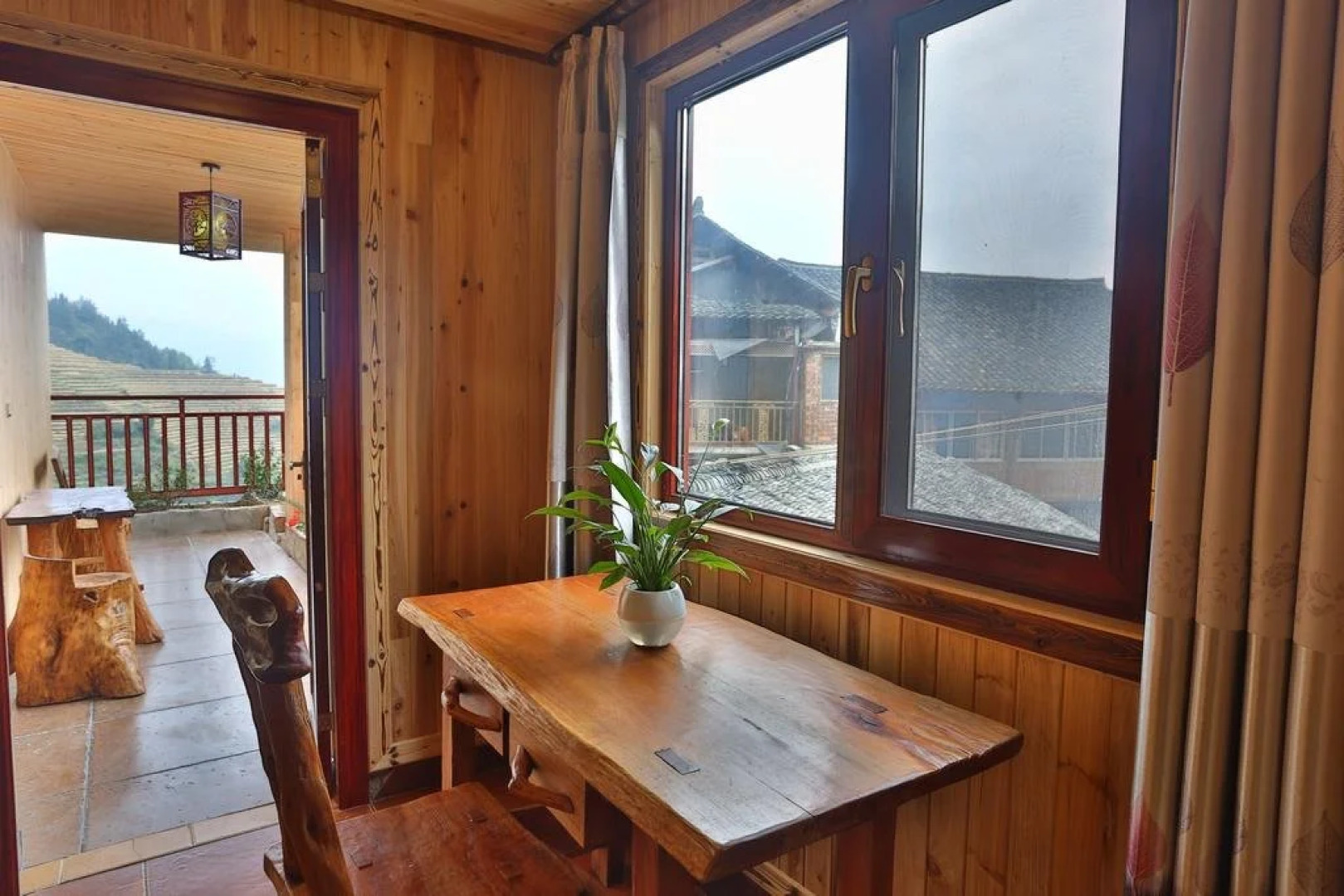 Longji Holiday Hotel