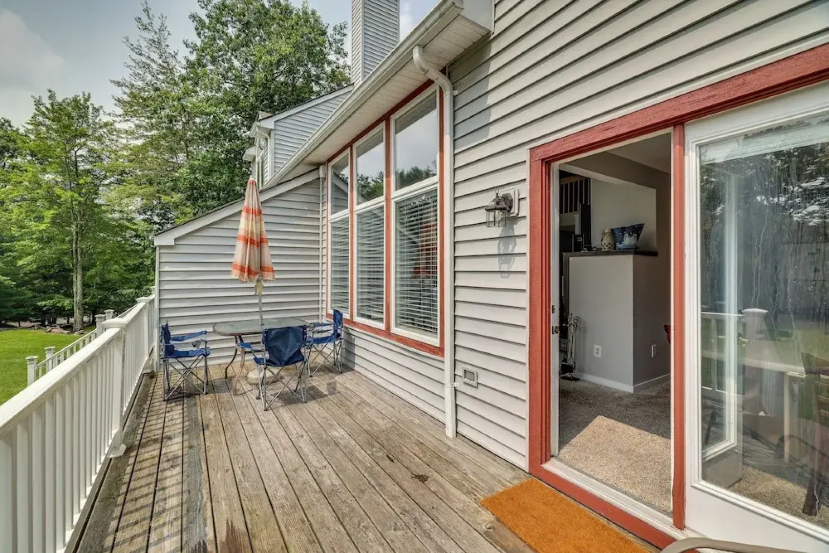 Deck & Pool Access: Lake Harmony Home!